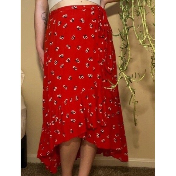 Billabong Dancing Til Dawn Wrap Floral Skirt in Red Medium Boho Beach - Picture 2 of 6